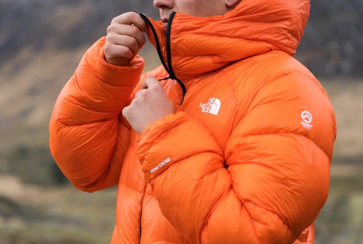  The Science Behind Insulated Jackets: How They Keep You Warm in Extreme Conditions