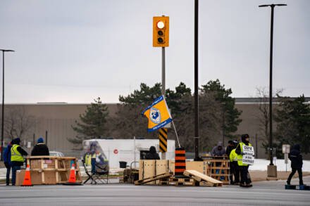 How to Reach India Most Cheaply: Transporting a Parcel from Canada